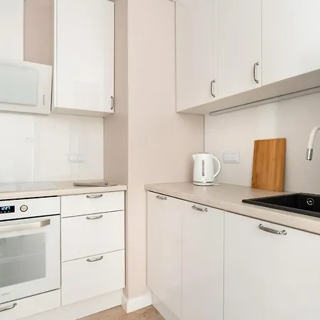 アパート Superapart Aignera 4, Family Friendly Oasis ワルシャワ